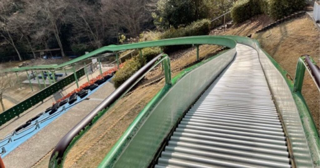 忍頂寺スポーツ公園　ローラー滑り台